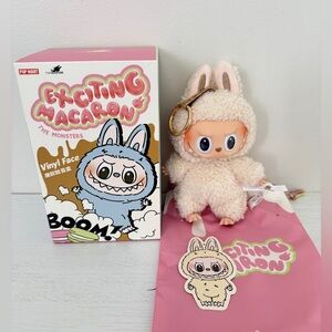 Exciting Macaroon Labubu - Soymilk